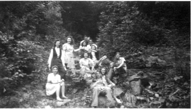 1945 Class Trip.jpg